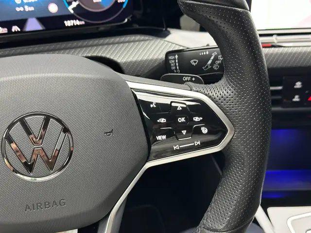 Volkswagen Golf view 18