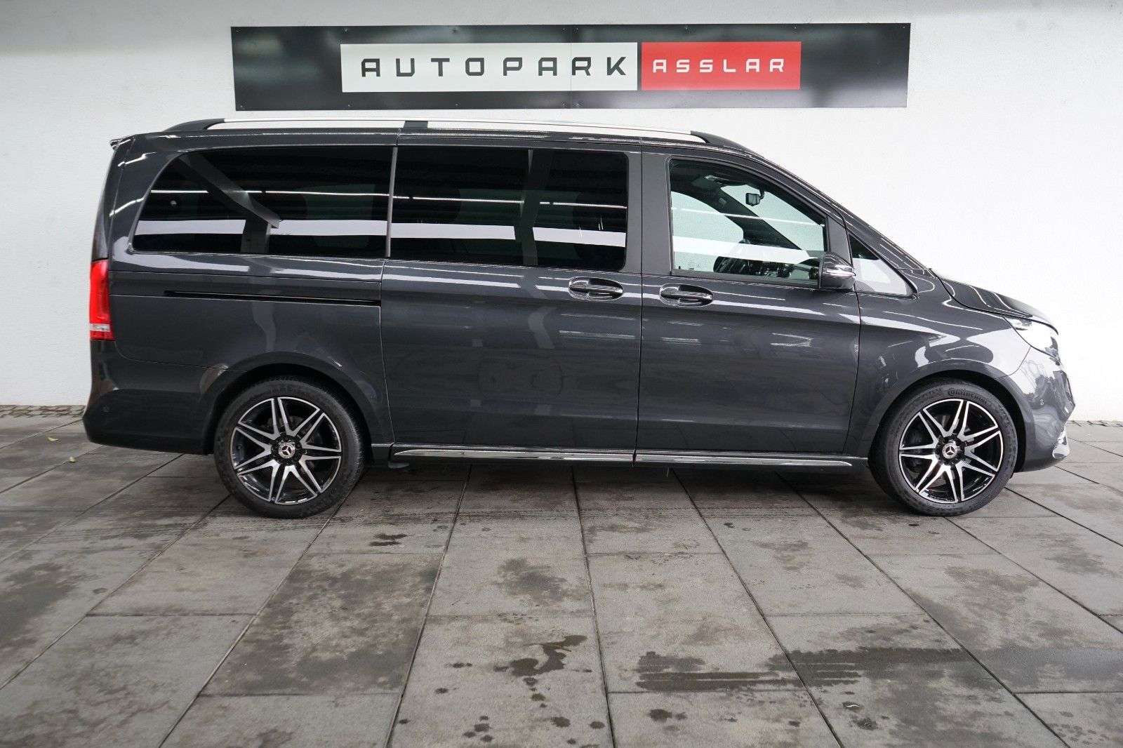 Second hand Mercedes Benz V-Class 300