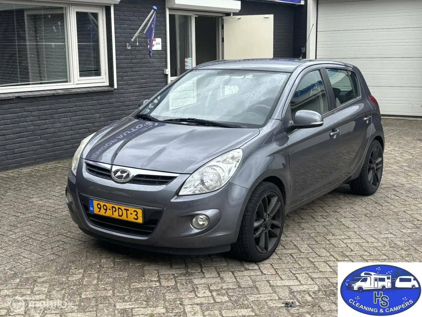 Hyundai i20 1.2i Business Edition Gris - 2
