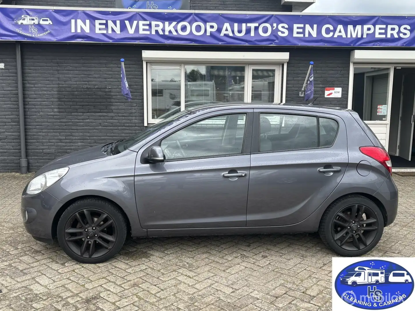 Hyundai i20 1.2i Business Edition Gris - 1