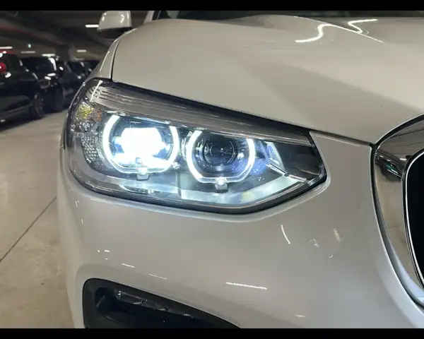 BMW X4 view 11