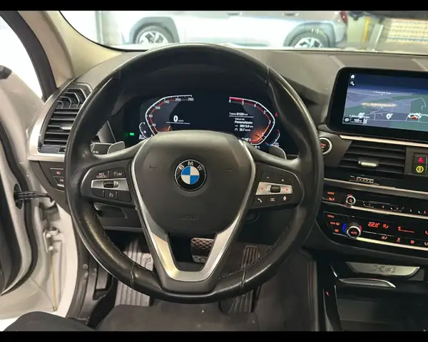 BMW X4 view 15