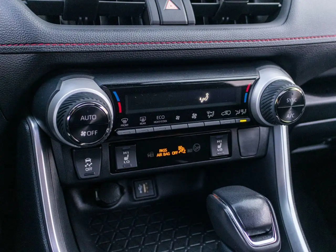 Toyota RAV 4 Prime снимка Toyota RAV 4 Prime