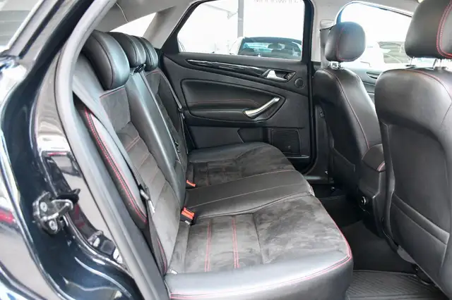 Ford Mondeo view 14