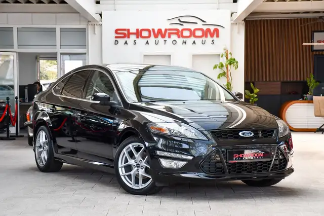 Ford Mondeo view 3