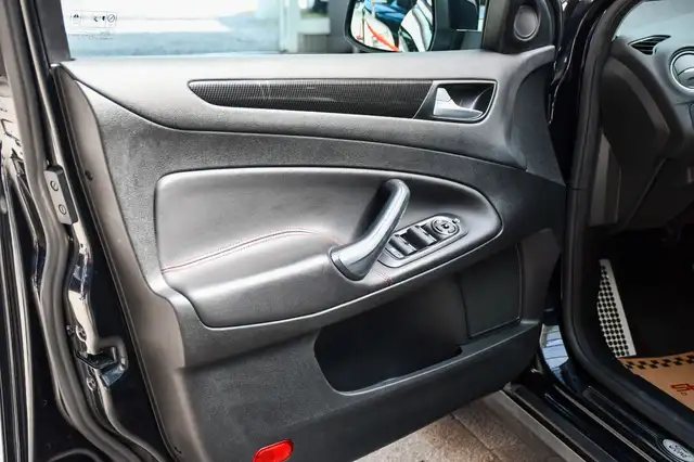 Ford Mondeo view 7