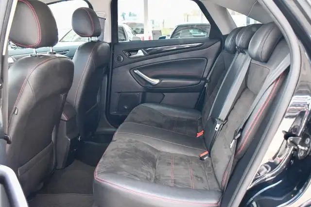 Ford Mondeo view 13