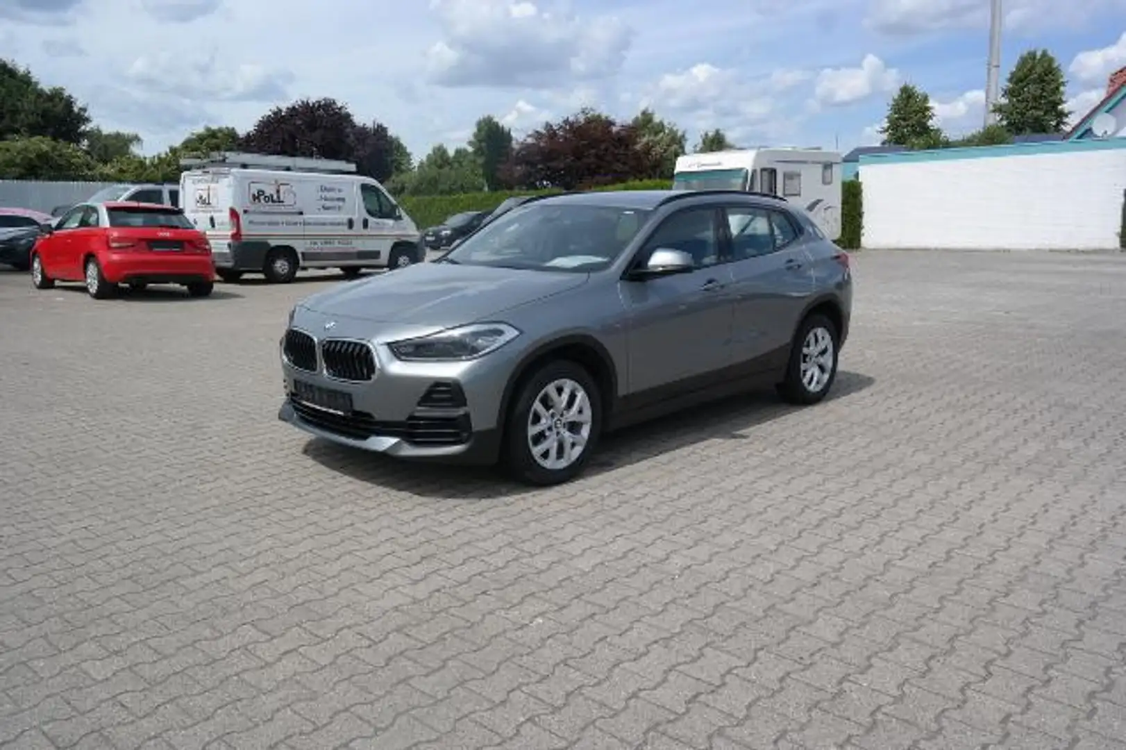 BMW X2 sDrive18i Advantage Plus AHK-abn. Leder Grau - 1