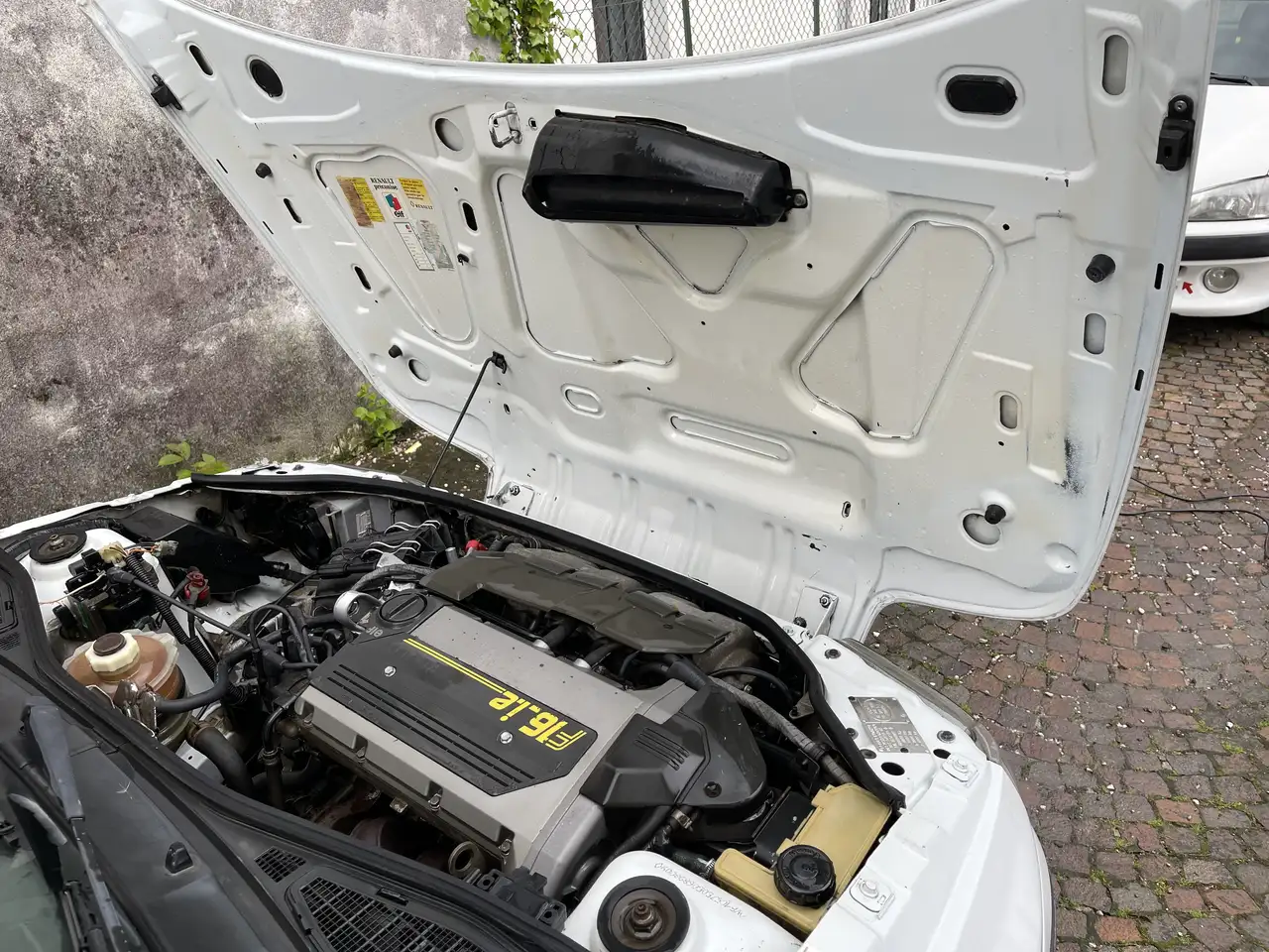 Renault Clio 3p 1.8 16v, foto 3