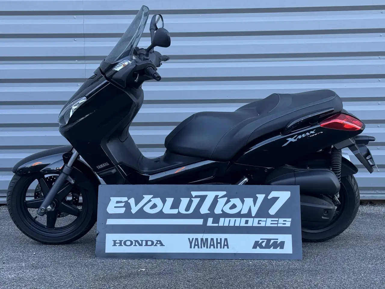 Yamaha X-Max 125