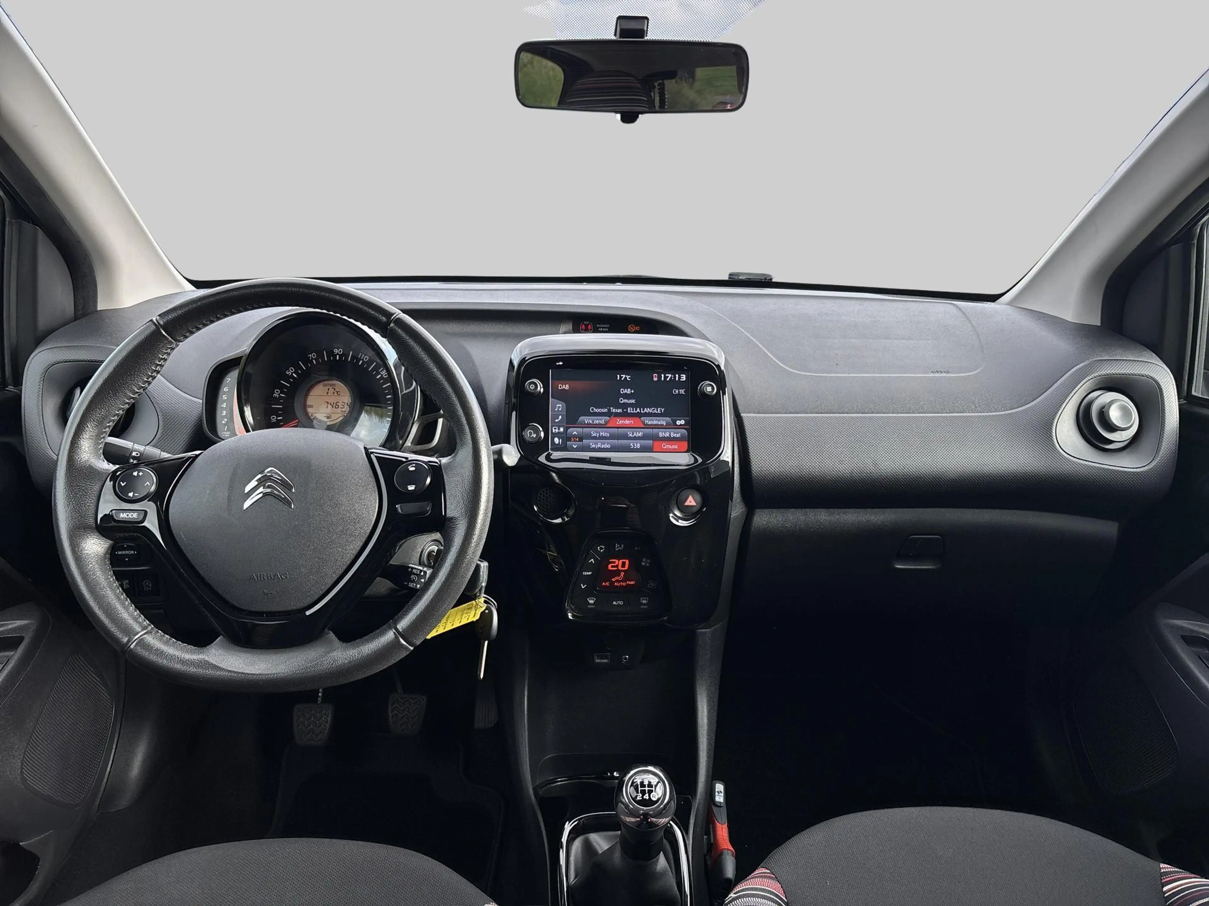 Citroen C1 1.0 VTi Shine Achteruitrijcamera — photo 5