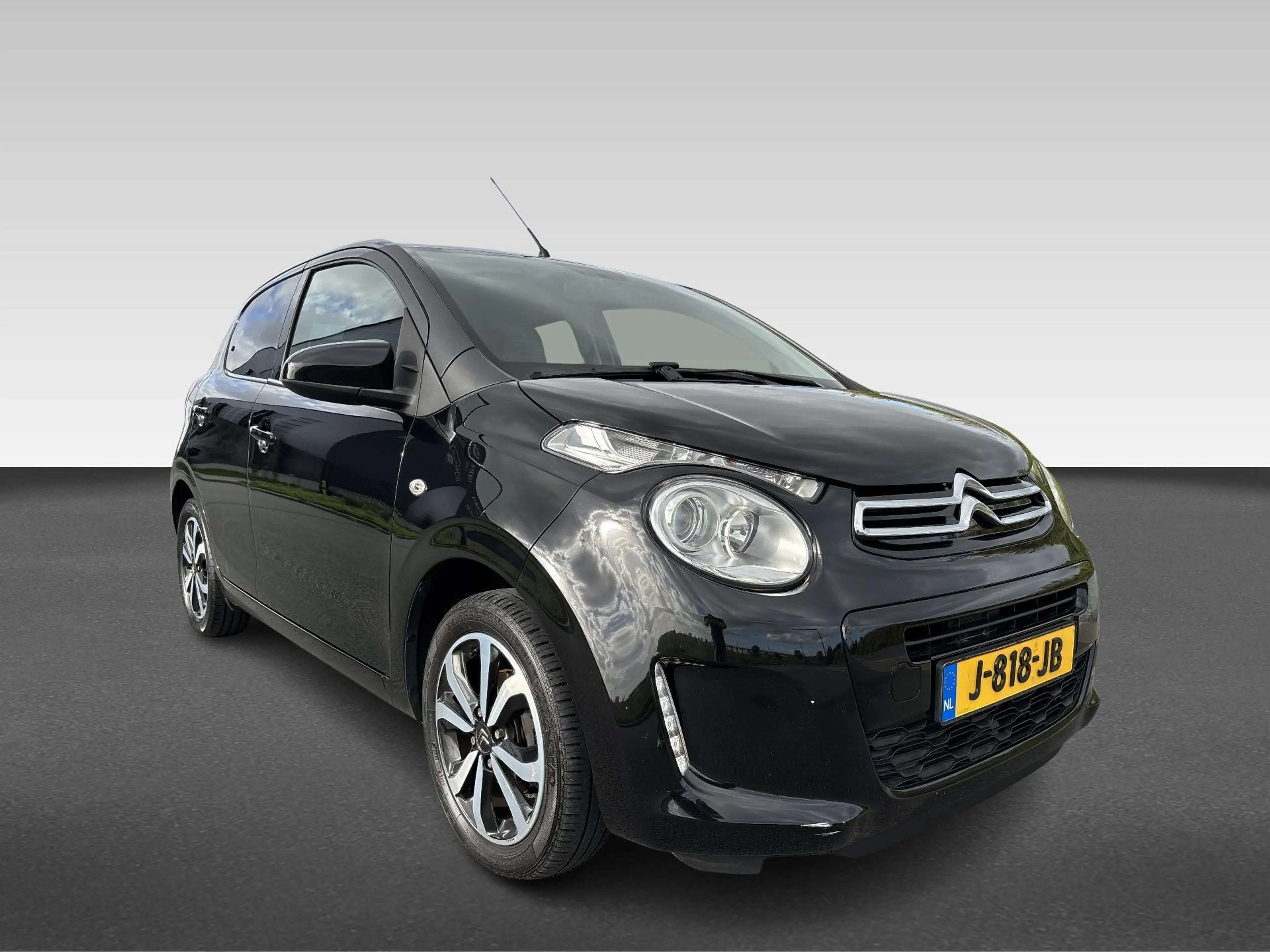 Citroen C1 1.0 VTi Shine Achteruitrijcamera — photo 8