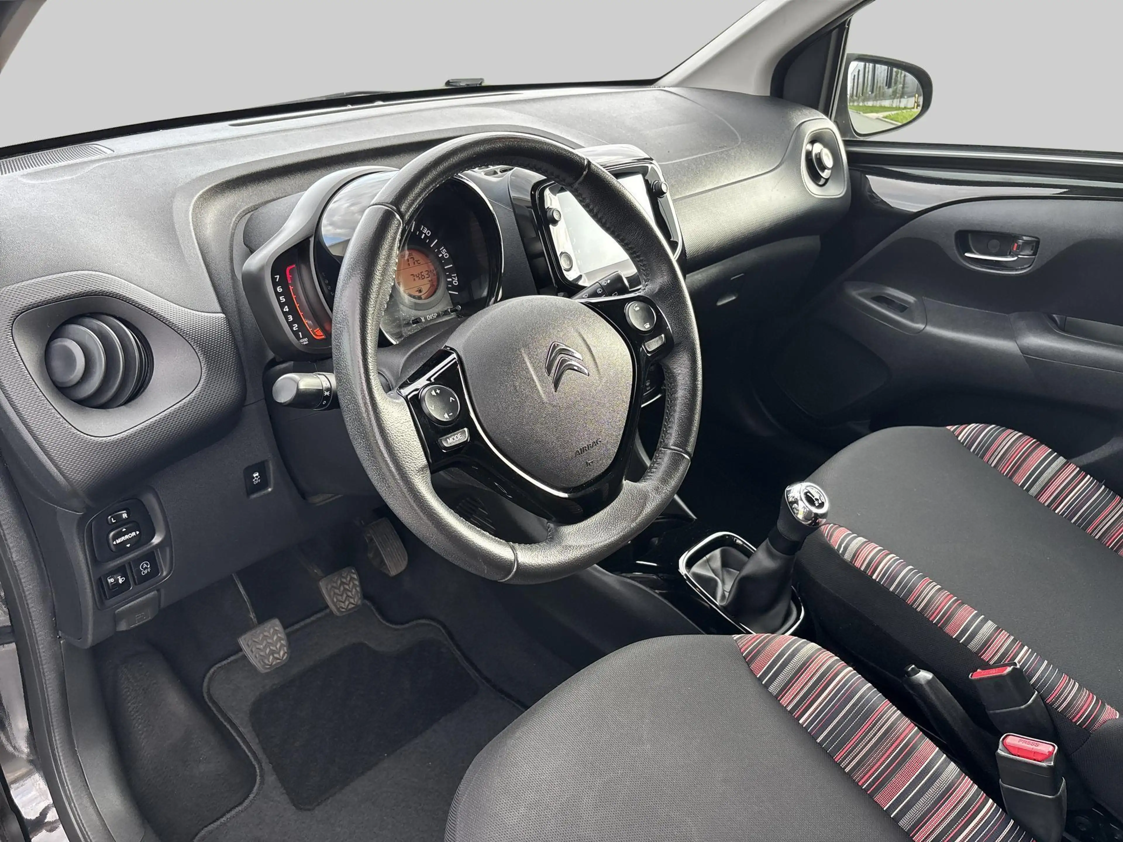 Citroen C1 1.0 VTi Shine Achteruitrijcamera — photo 4