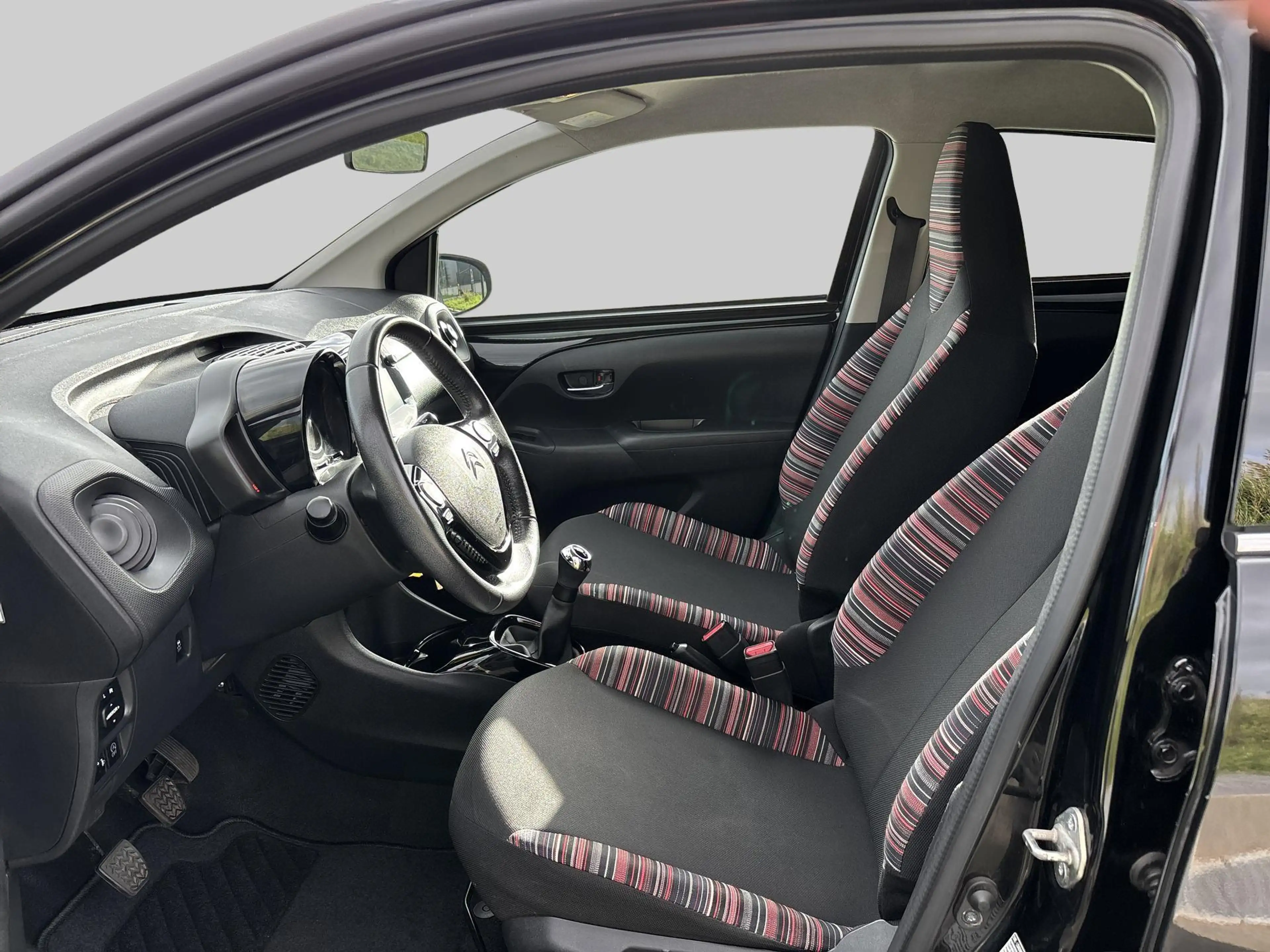Citroen C1 1.0 VTi Shine Achteruitrijcamera — photo 12