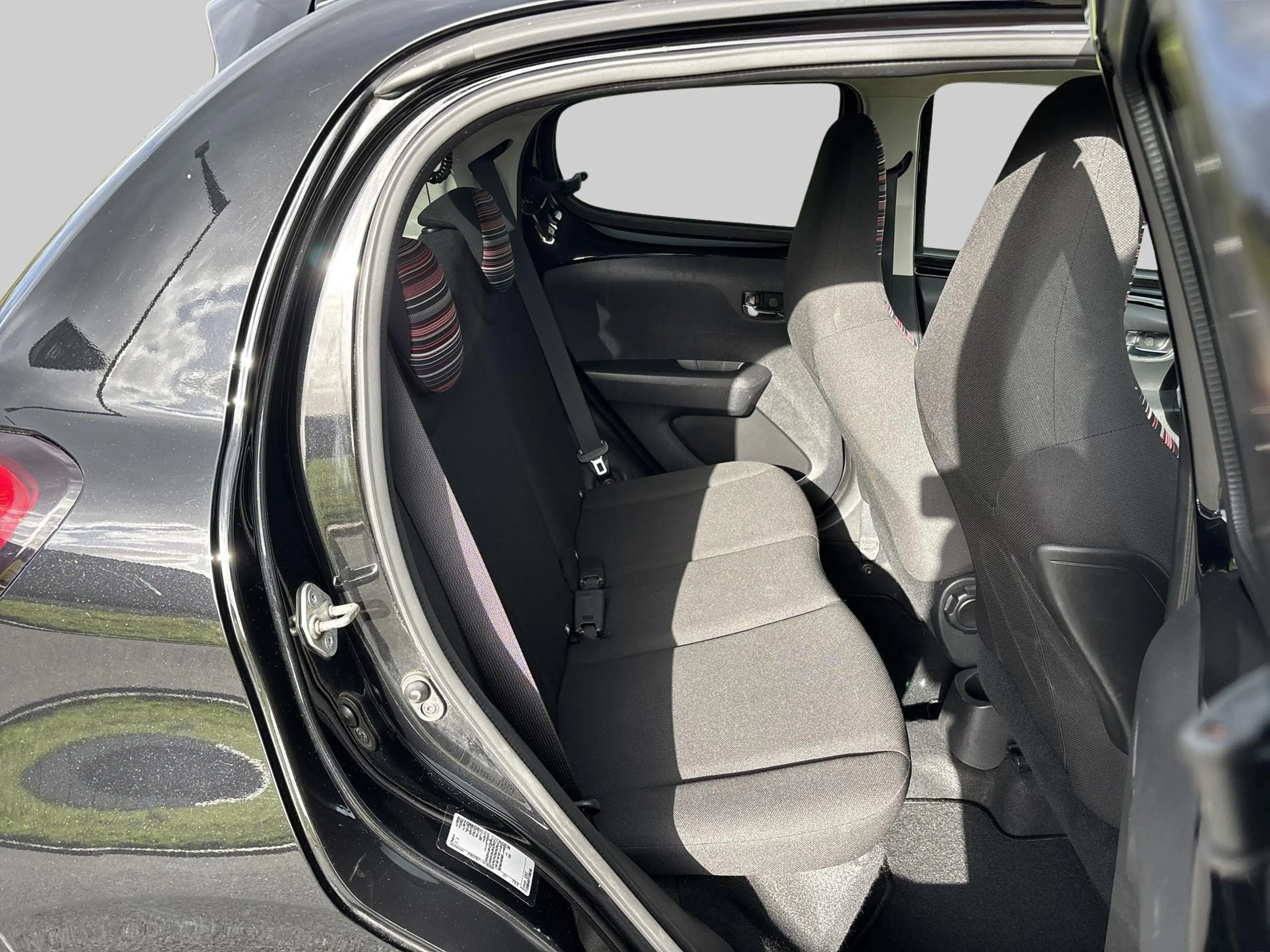 Citroen C1 1.0 VTi Shine Achteruitrijcamera — photo 14