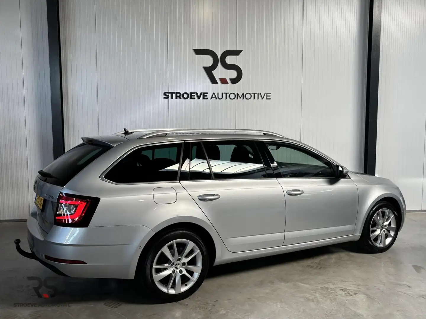 Skoda Octavia Combi Buss. Edition Plus | Navi | LED | Cruise | P Grijs - 2
