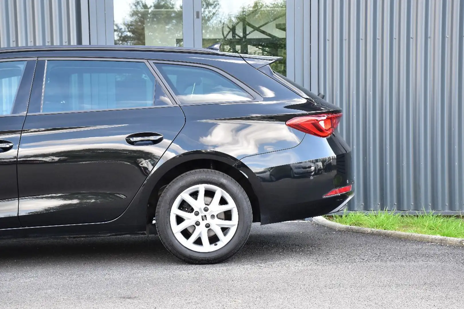 SEAT Leon IV SPORT TOURER 1.5 TSI 130 STYLE BVM6 Noir - 2