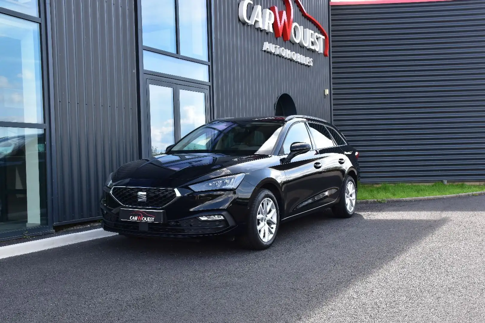 SEAT Leon IV SPORT TOURER 1.5 TSI 130 STYLE BVM6 Noir - 1