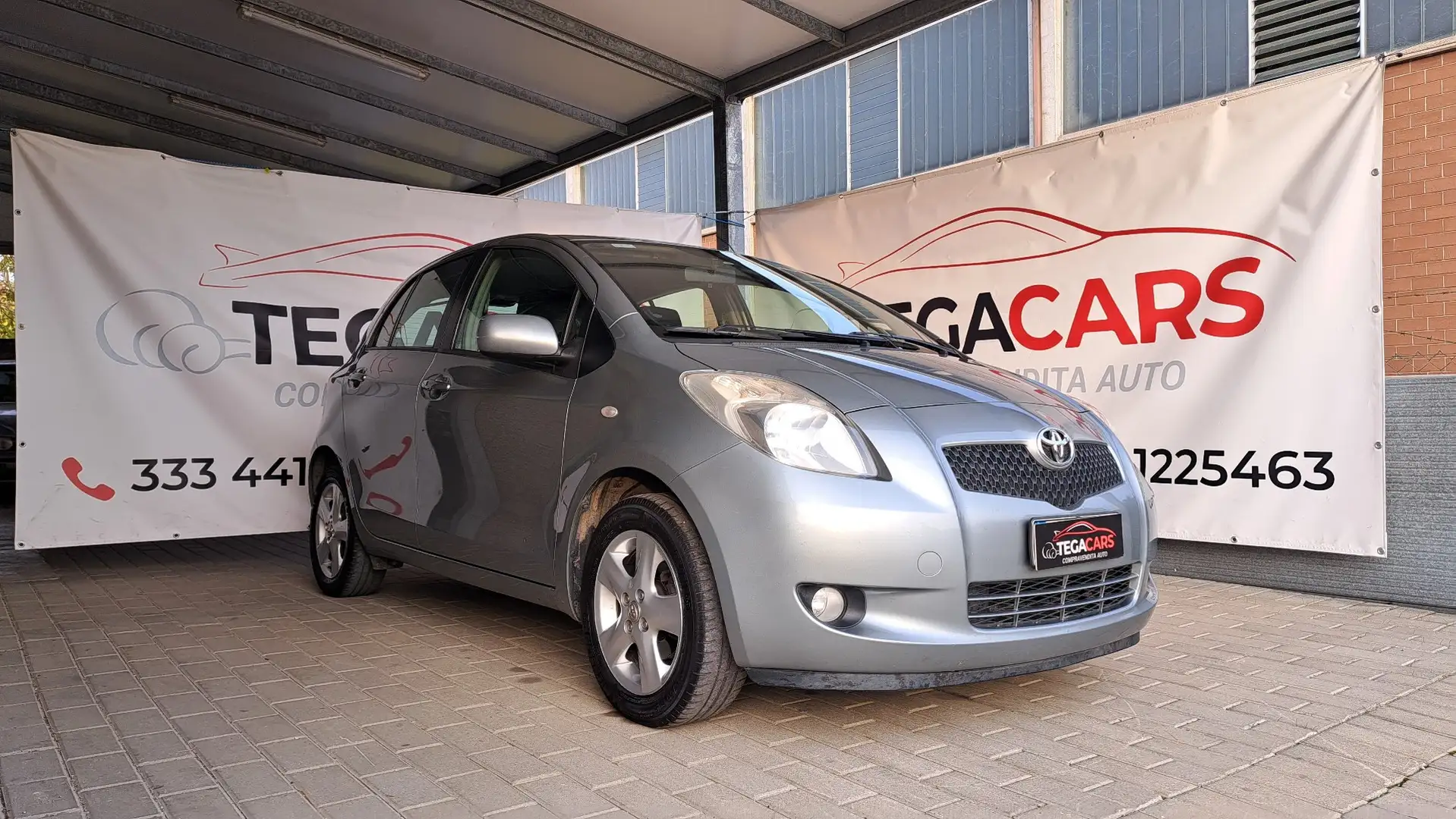 Toyota Yaris 5p 1.3 Sol - 1