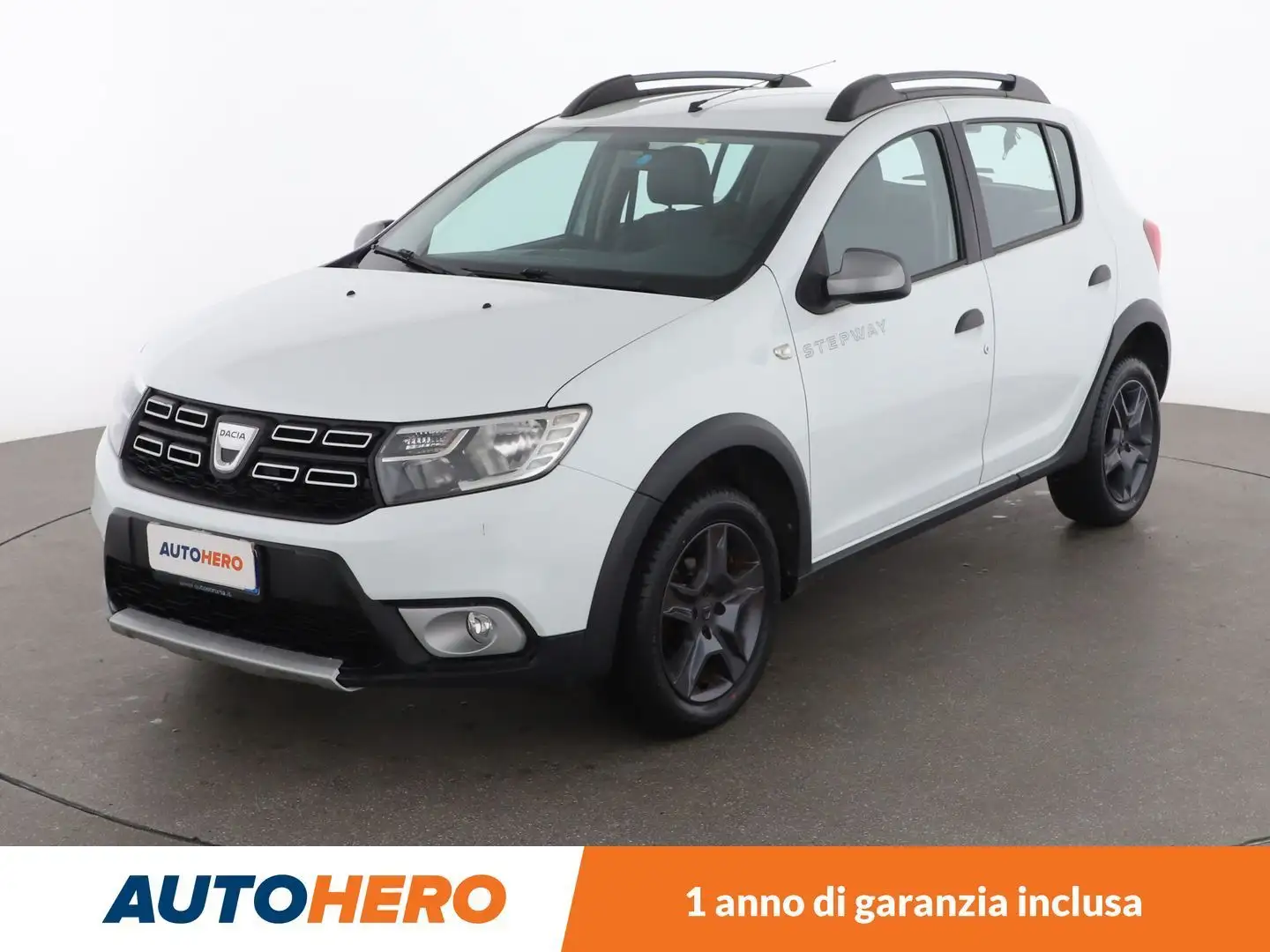 Dacia Sandero 1.5 dCi Serie Speciale Brave 90 CV Weiß - 1