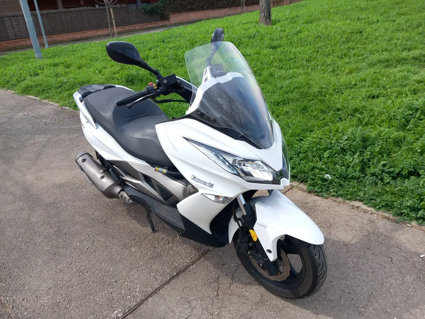 Kawasaki J300 ABS Weiß - 2