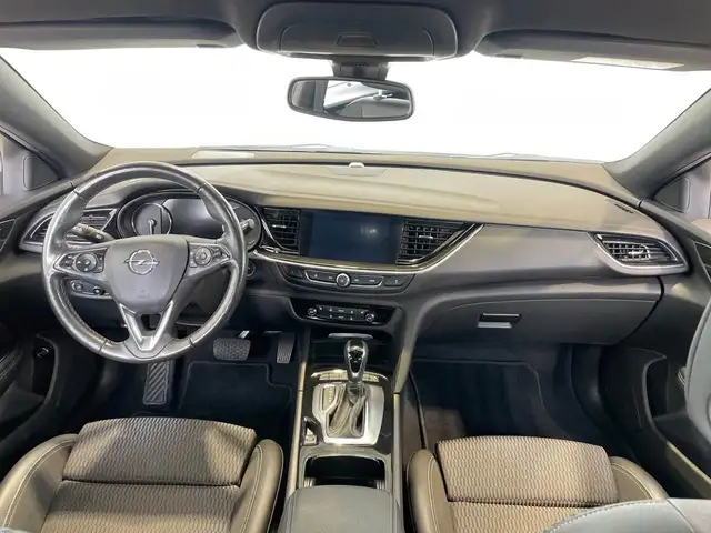 Opel Insignia view 9