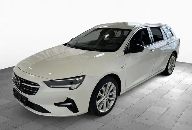 Opel Insignia view 2