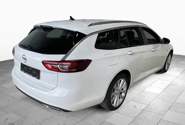 Opel Insignia view 5
