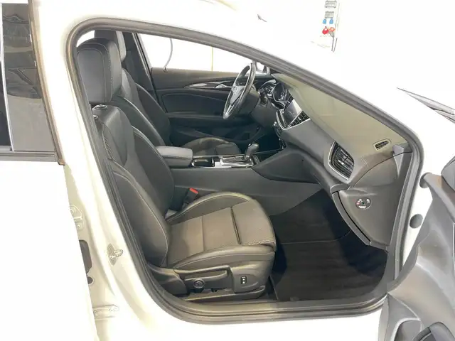 Opel Insignia view 8