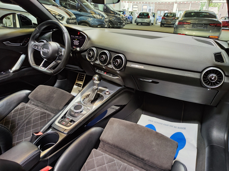 Audi TT TT Roadster 40 TFSI S tronic — photo 8