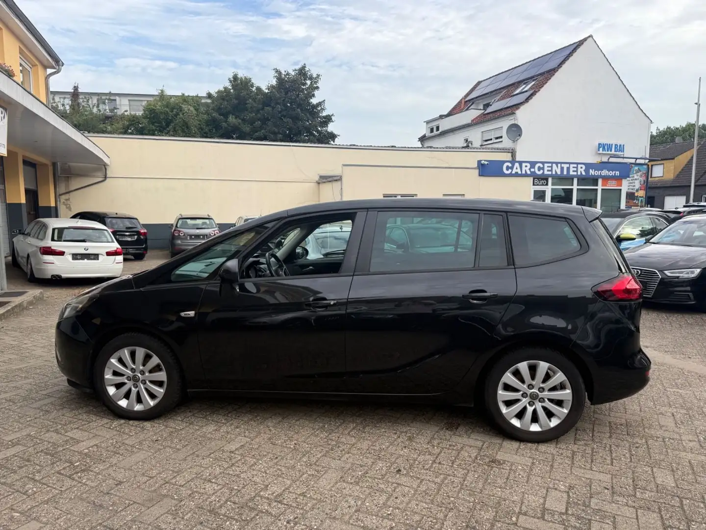 Opel Zafira Tourer Zafira C Tourer*7SITZER*NAVI*KAMERA*AHK*MFL*** Noir - 2