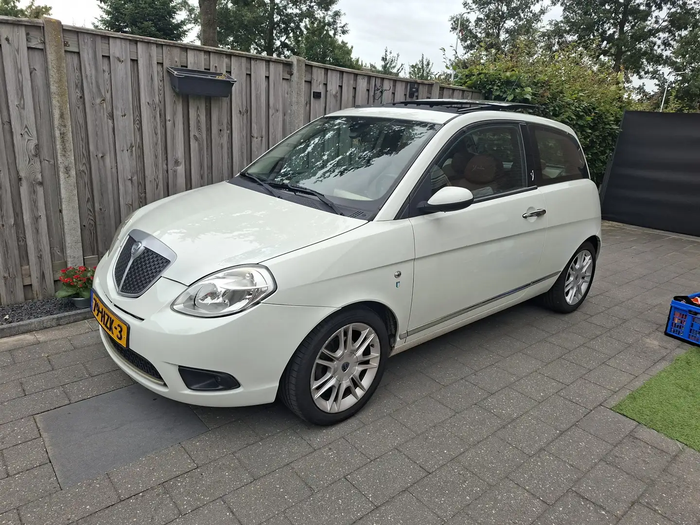 Lancia Ypsilon 1.4-16V Platino Wit - 1