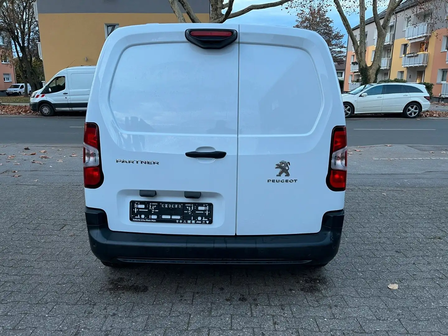 Peugeot Partner Premium L1 *KLIMA*NAVI*KAMERA*1.HAND* Weiß - 2