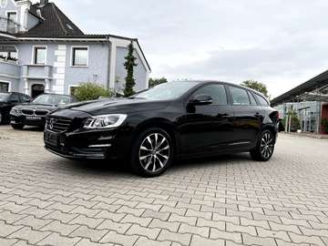 Kombi D4 Linje Svart Xenon Navi Leder SD AHK