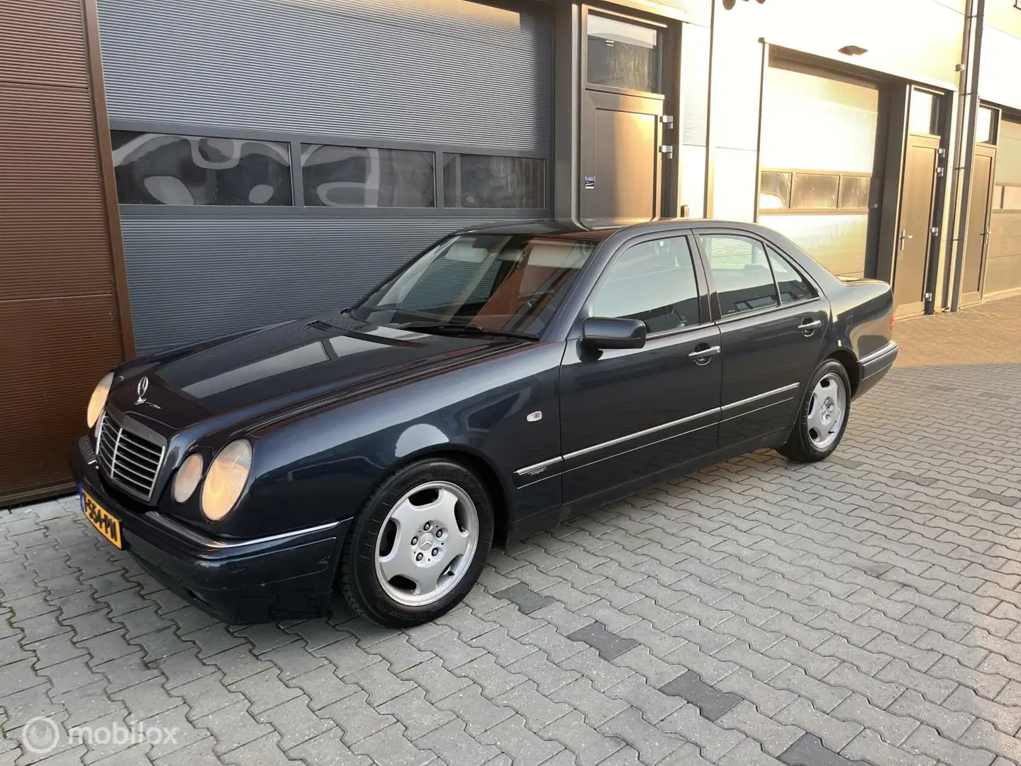 Mercedes-Benz E 300 TD Avantgarde OM606 Blue - 1