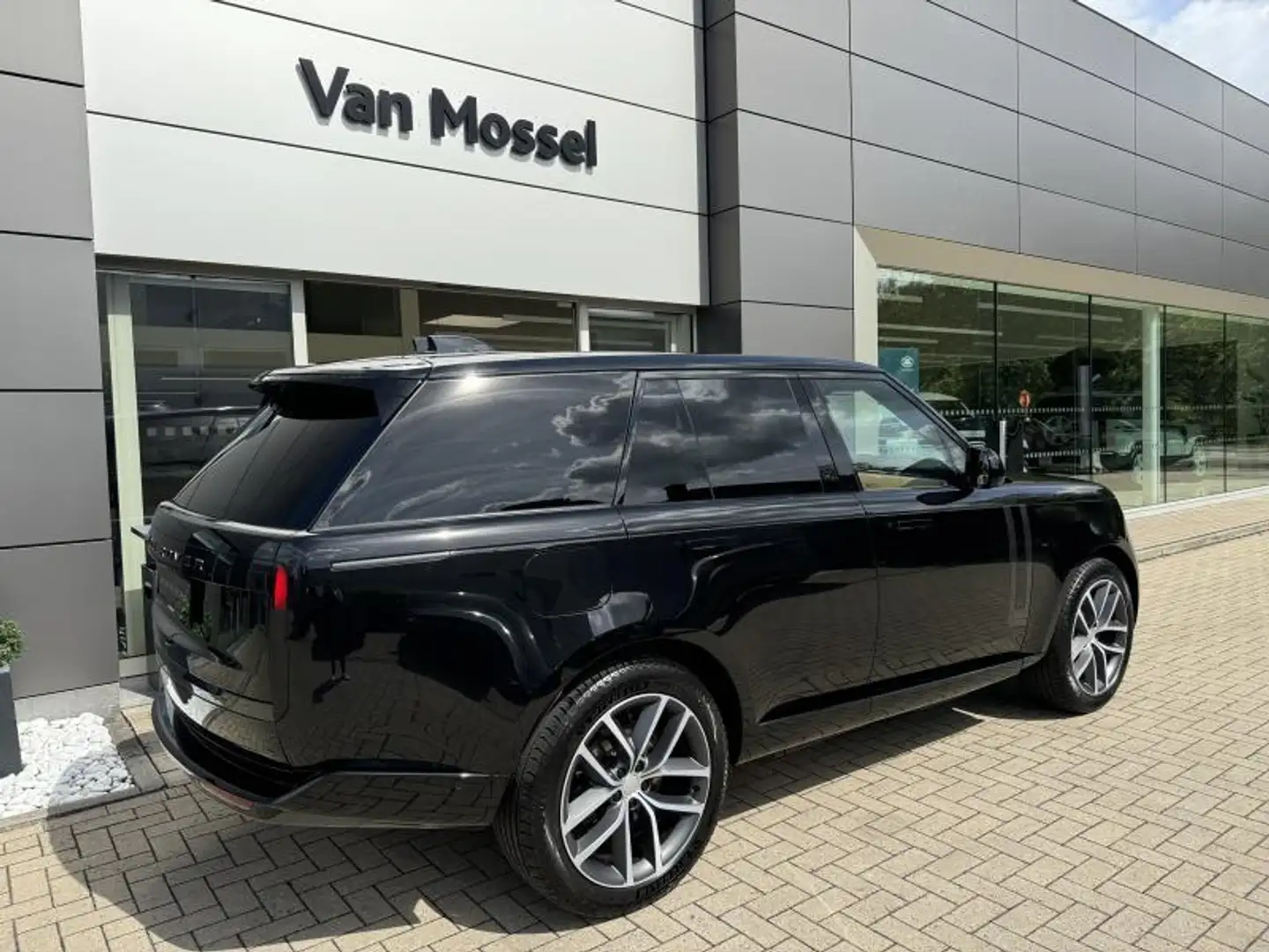 Land Rover Range Rover SWB P460e HSE AWD Auto. 25MY Zwart - 2
