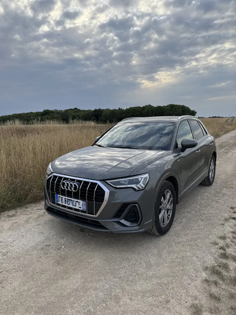 Audi Q3 35 TFSI 150 ch S tronic 7 line - 1