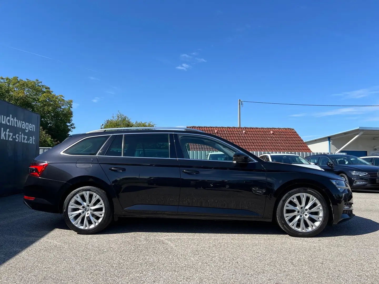 Skoda Superb Kombi 2,0 TDI Style DSG | NP: €53.000 Schwarz - 2