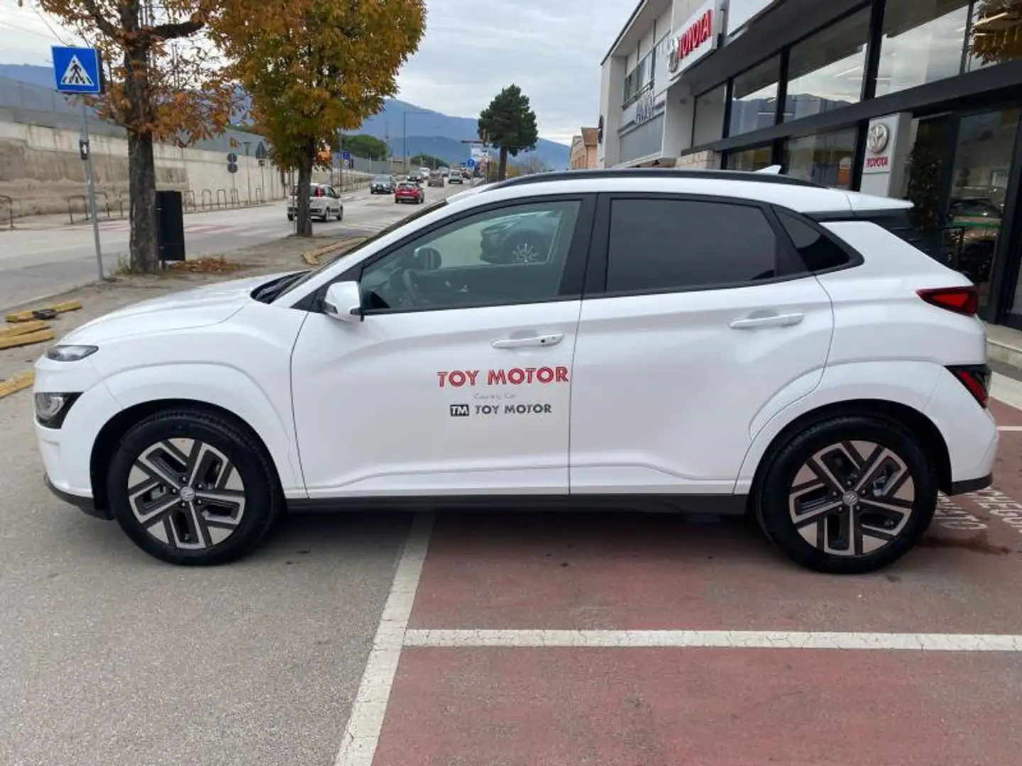 Hyundai KONA 1ªs. (2017-23) EV 39 kWh XLine Bianco - 2
