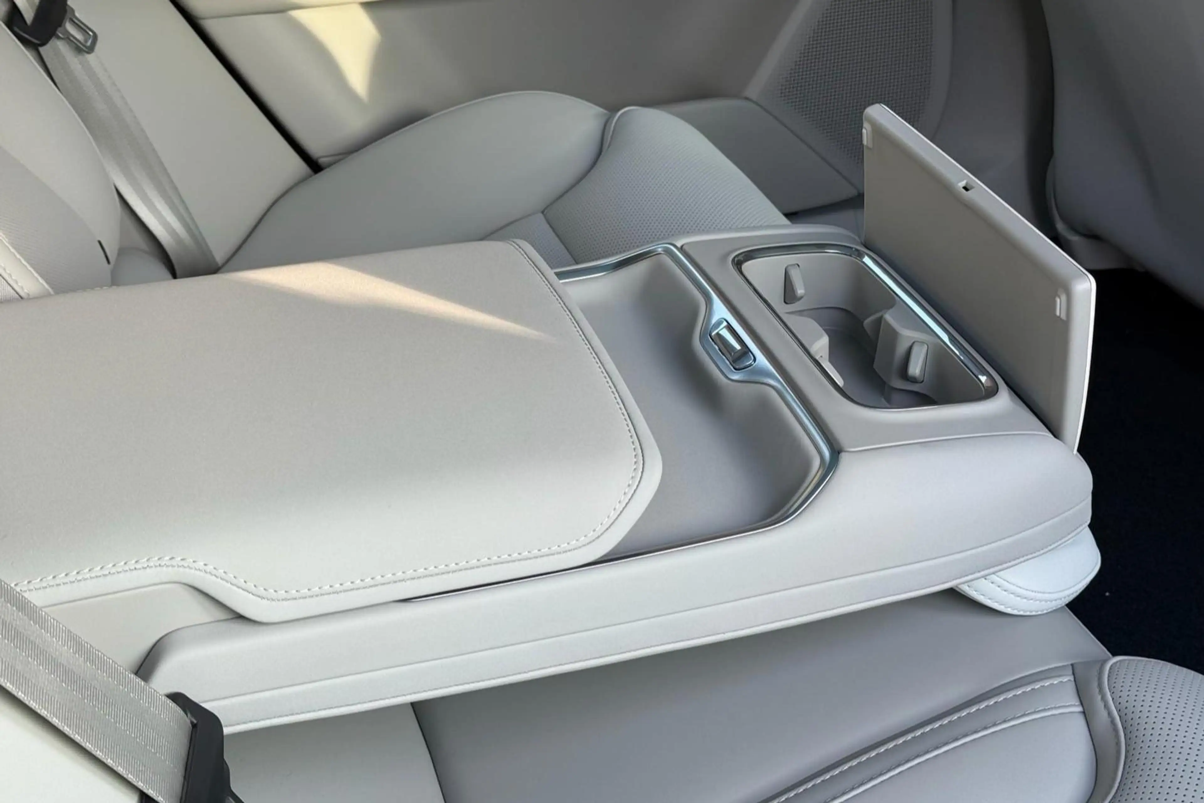 Volvo ES90 Single Motor Extended Range Ultra 92 kWh Luchtveri — photo 9