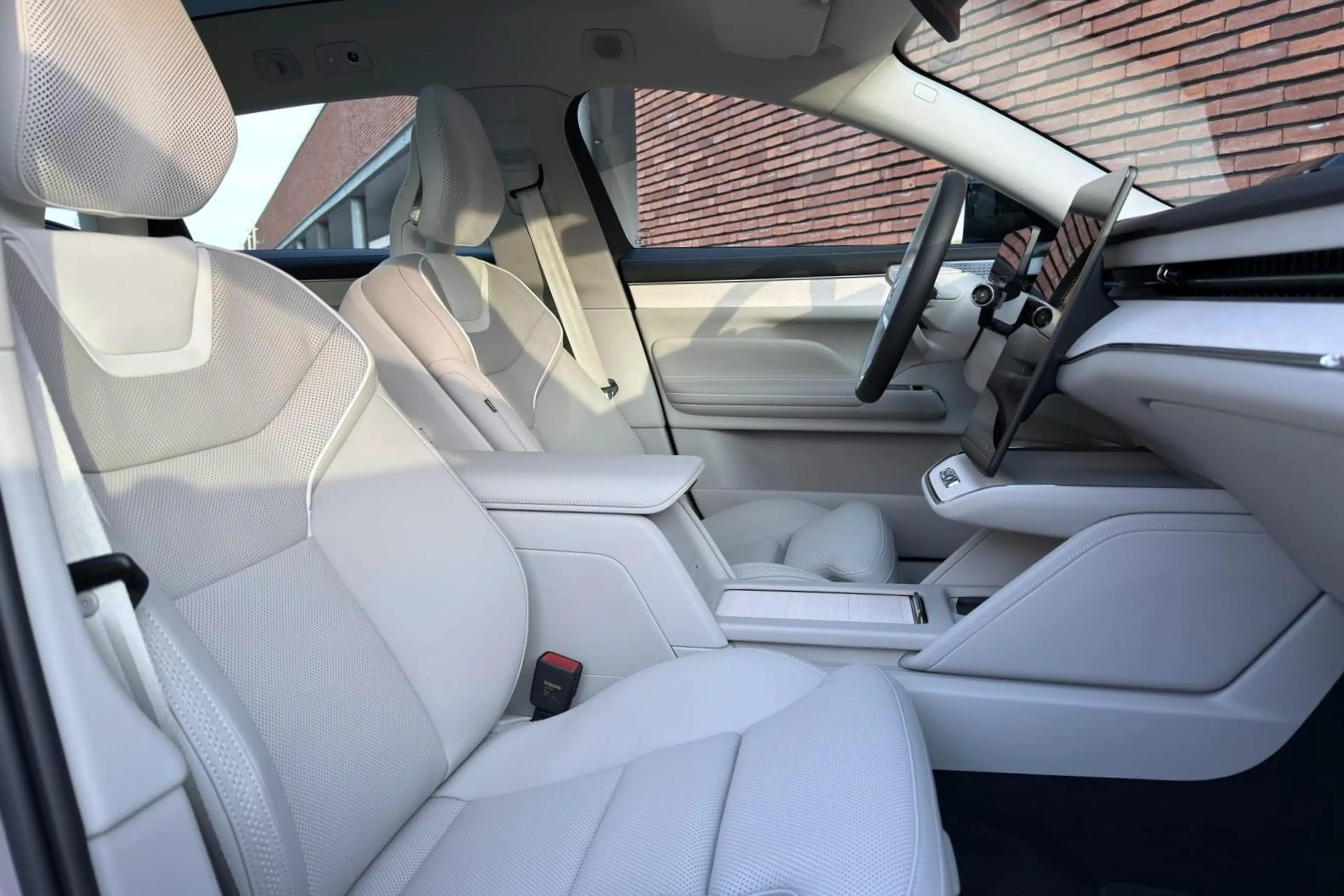 Volvo ES90 Single Motor Extended Range Ultra 92 kWh Luchtveri — photo 3