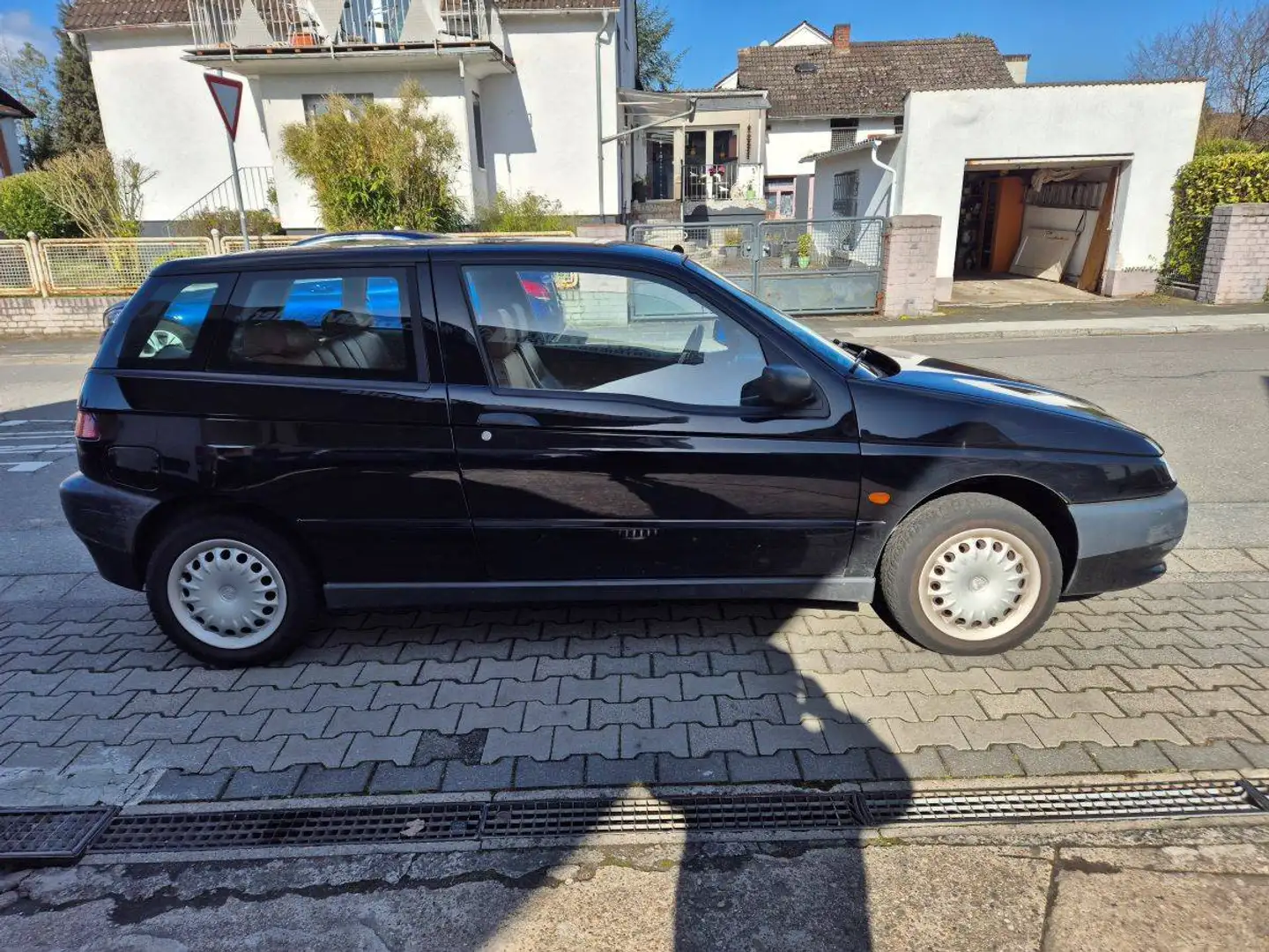 Alfa Romeo 145 145 1.4 Twin Spark L  Leder Klima TÜV neu gepflegt Schwarz - 1