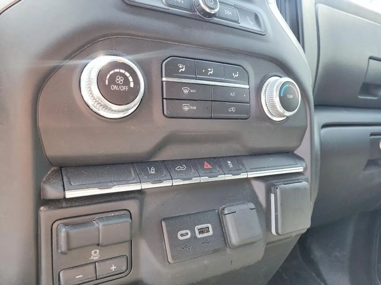 GMC Sierra 2500HD снимка GMC Sierra 2500HD