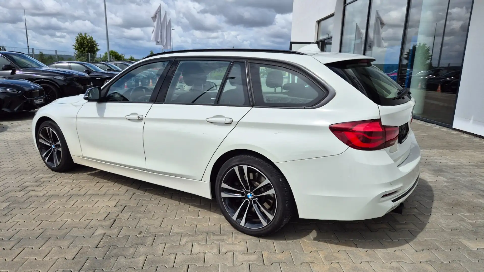BMW 340 i xDrive touring Sport-L/AHK/HUD/NaviStandheiz Blanc - 2
