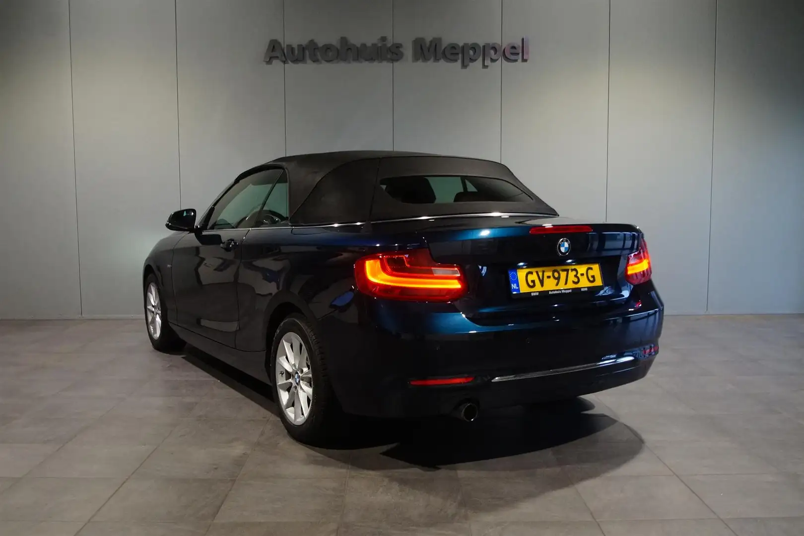 BMW 220 220i Cabrio Luxury Line | PDC | Xenon | Navigatie Blau - 2