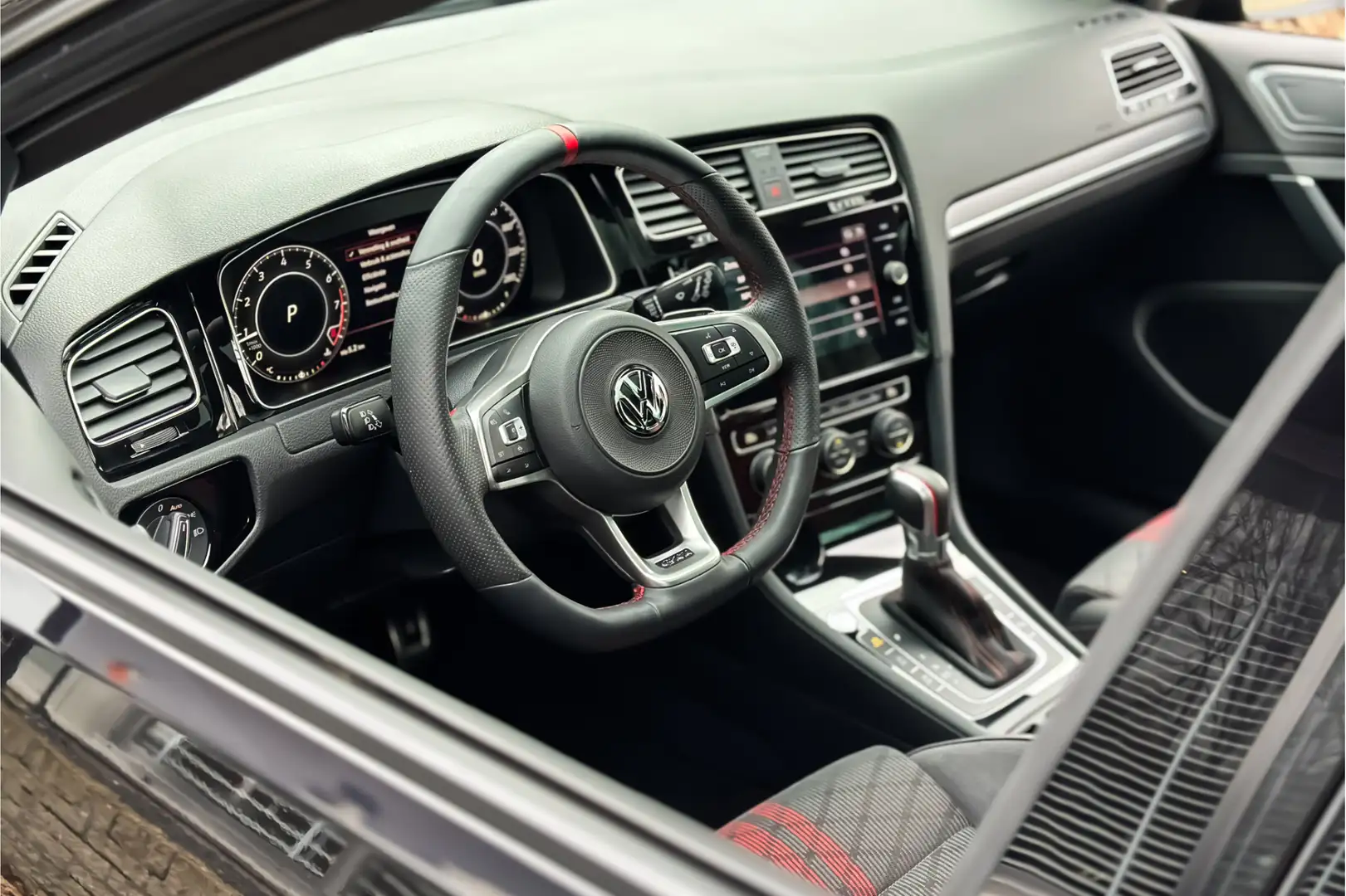 Volkswagen Golf GTI 2.0TSi TCR | Akra | Full Options! !!LENTE DEALS!!! Zwart - 2
