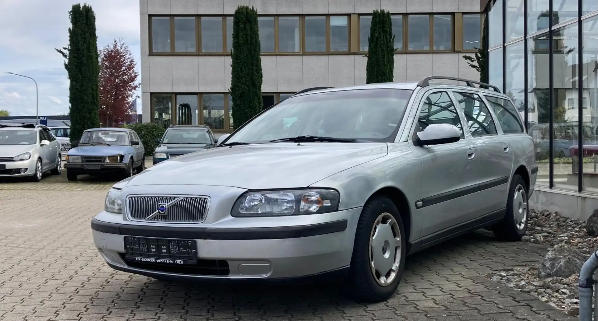 Volvo V70 Kombi 2.4 Klima  Sommerreifen + Winterreifen Plateado - 2