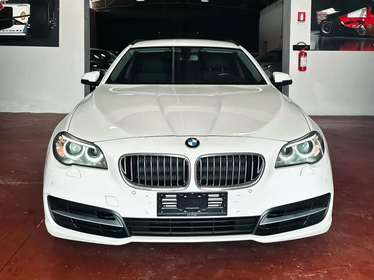 BMW 520 520d Touring xdrive 190cv auto Bianco - 2