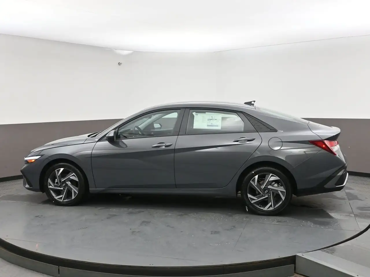 Hyundai ELANTRA снимка Hyundai ELANTRA