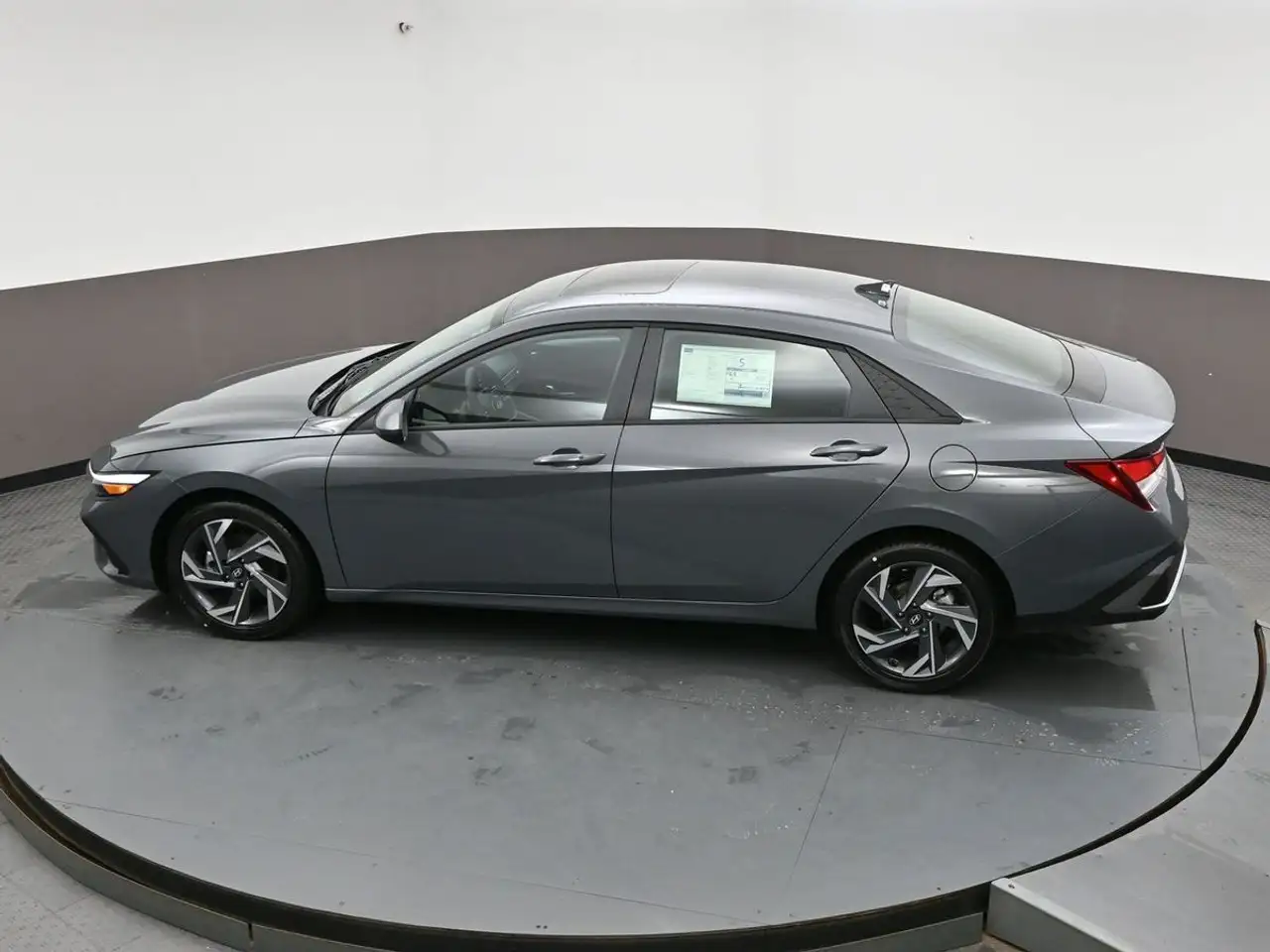 Hyundai ELANTRA снимка Hyundai ELANTRA